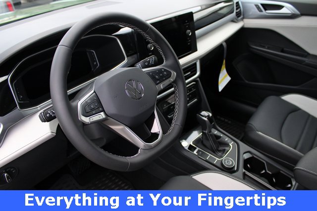New 2025 Volkswagen Taos SEL image 2