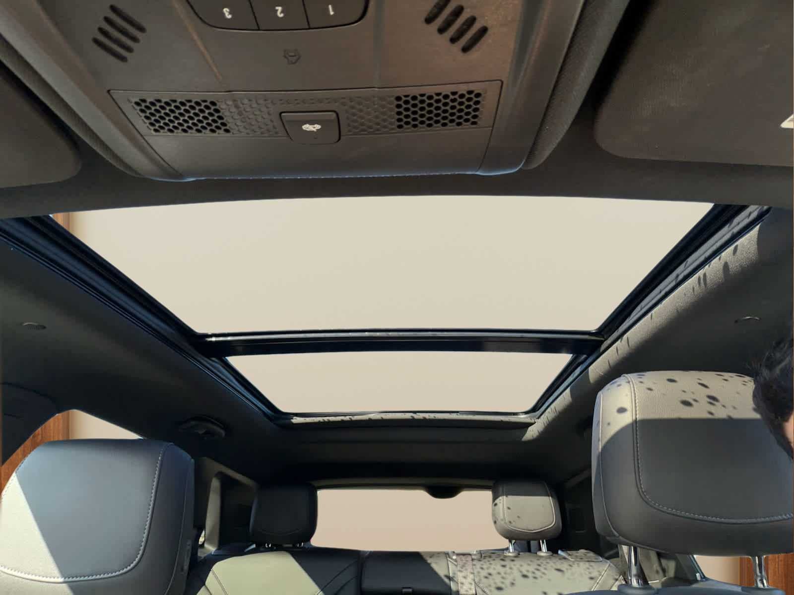 Used 2024 Cadillac XT5 Premium Luxury w/ LPO, Floor Liner Package AWD/4WD image 21