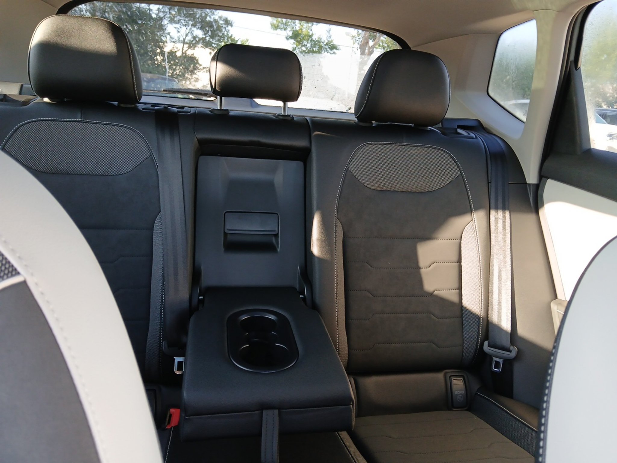 New 2027 Volkswagen Taos SE FWD image 27
