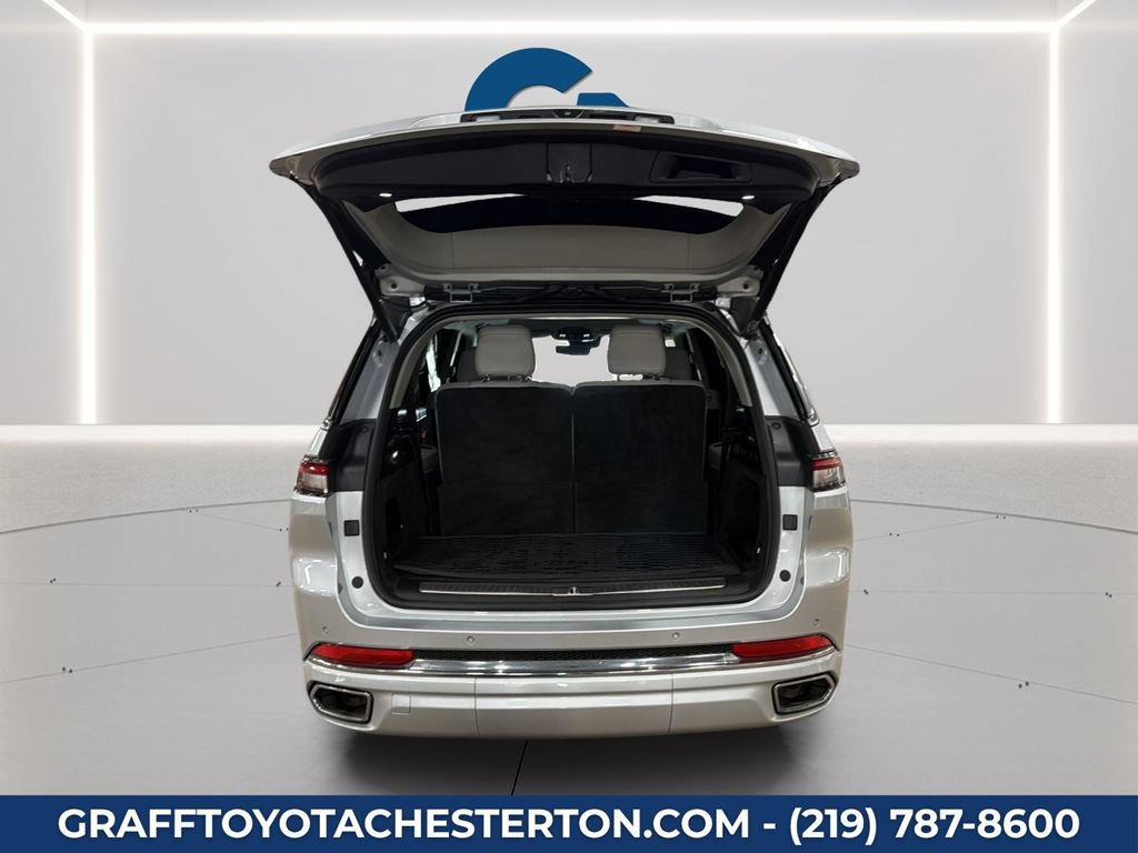 Used 2021 Jeep Grand Cherokee L Overland w/ Luxury Tech Group IV AWD/4WD image 23
