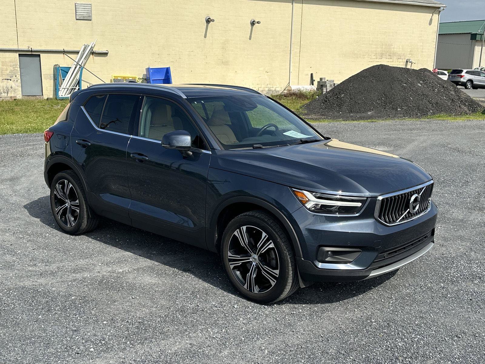 Used 2020 Volvo XC40 T5 Inscription w/ Protection Package AWD/4WD image 2