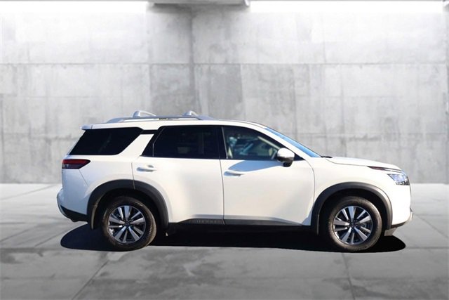 Certified 2024 Nissan Pathfinder SL image 5