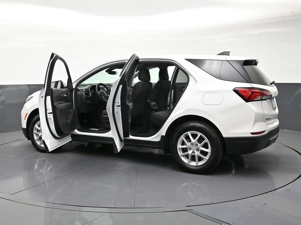 Used 2023 Chevrolet Equinox LT AWD/4WD image 35