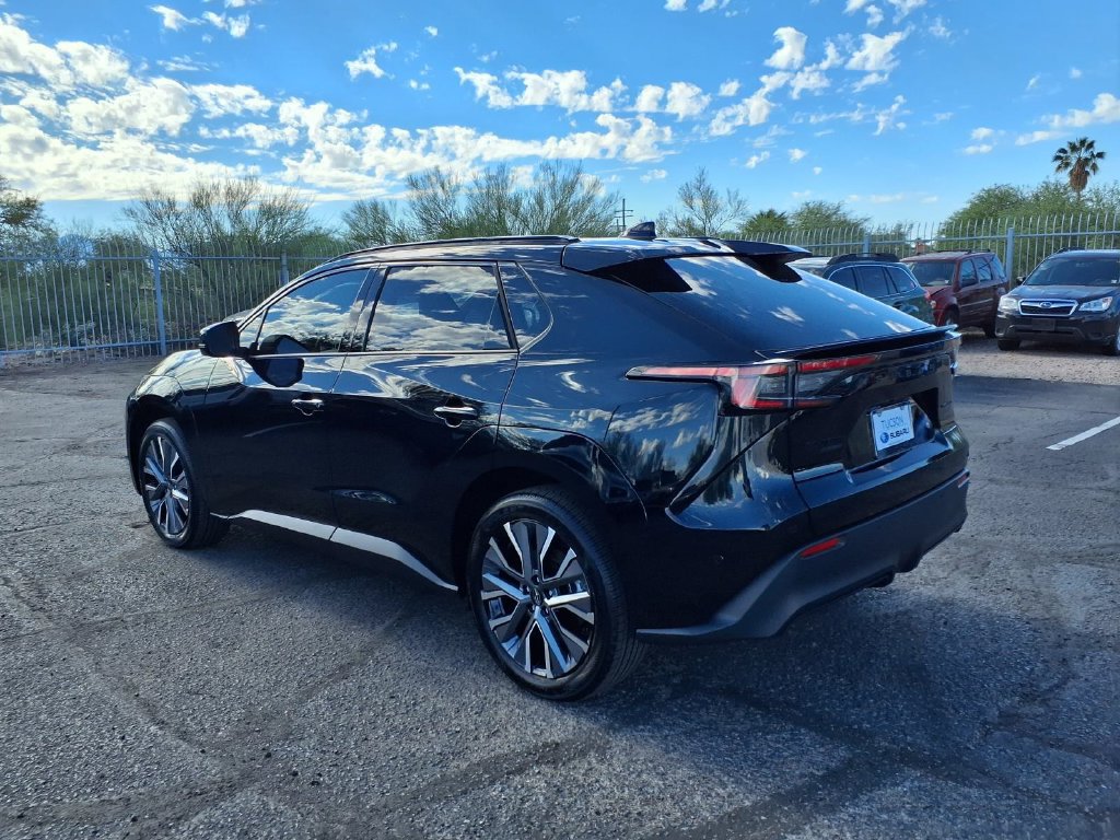 New 2026 Subaru Solterra AWD/4WD image 11