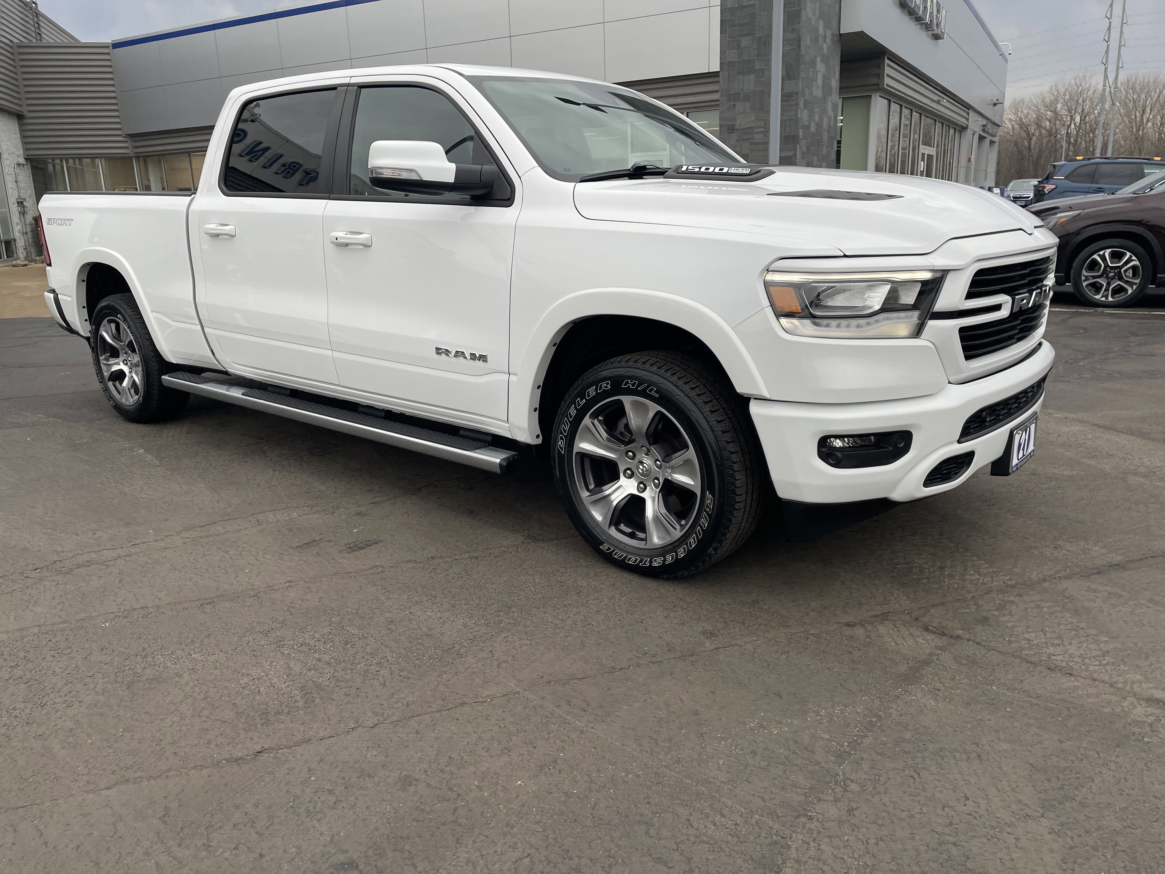 Used 2022 RAM 1500 Laramie w/ Sport Appearance Package image 9