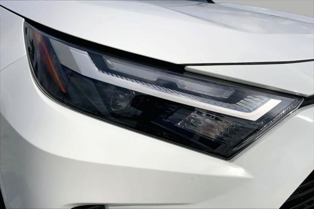 Certified 2025 Toyota RAV4 LE AWD/4WD image 27