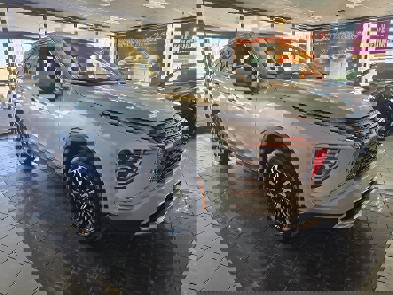 Used 2024 Mitsubishi Eclipse Cross SE image 3