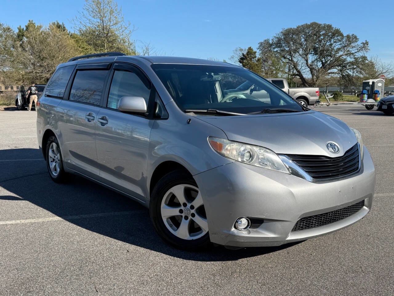 Used 2011 Toyota Sienna LE image 8