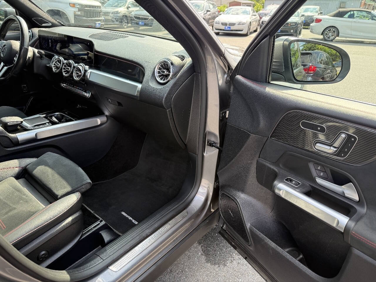 Used 2021 Mercedes-Benz GLB 250 4MATIC image 18