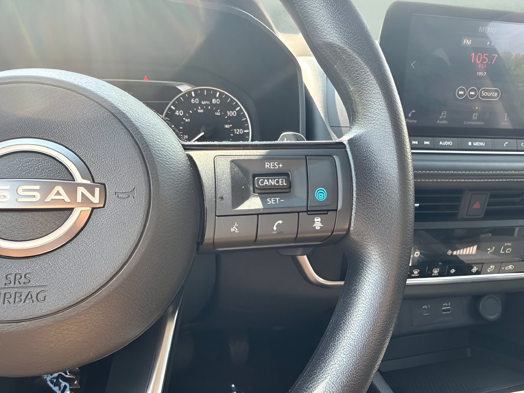 Used 2023 Nissan Rogue SV FWD image 16
