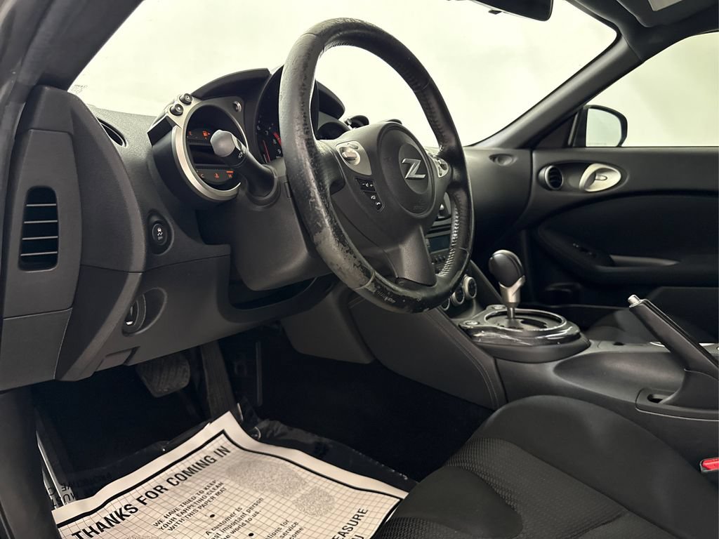 Used 2016 Nissan 370Z Coupe RWD image 29