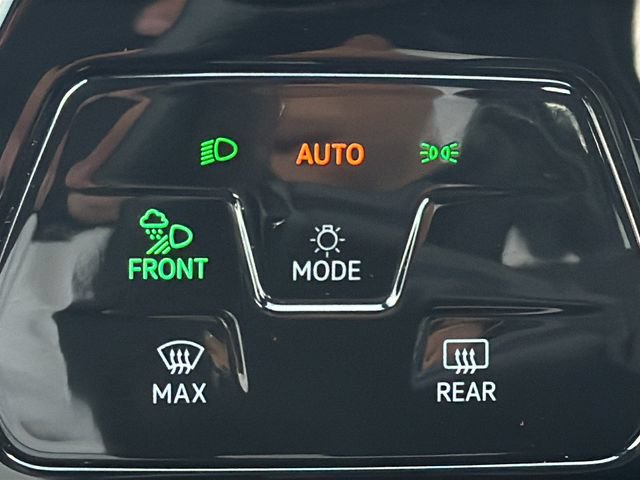 Used 2023 Volkswagen Golf R AWD/4WD image 32