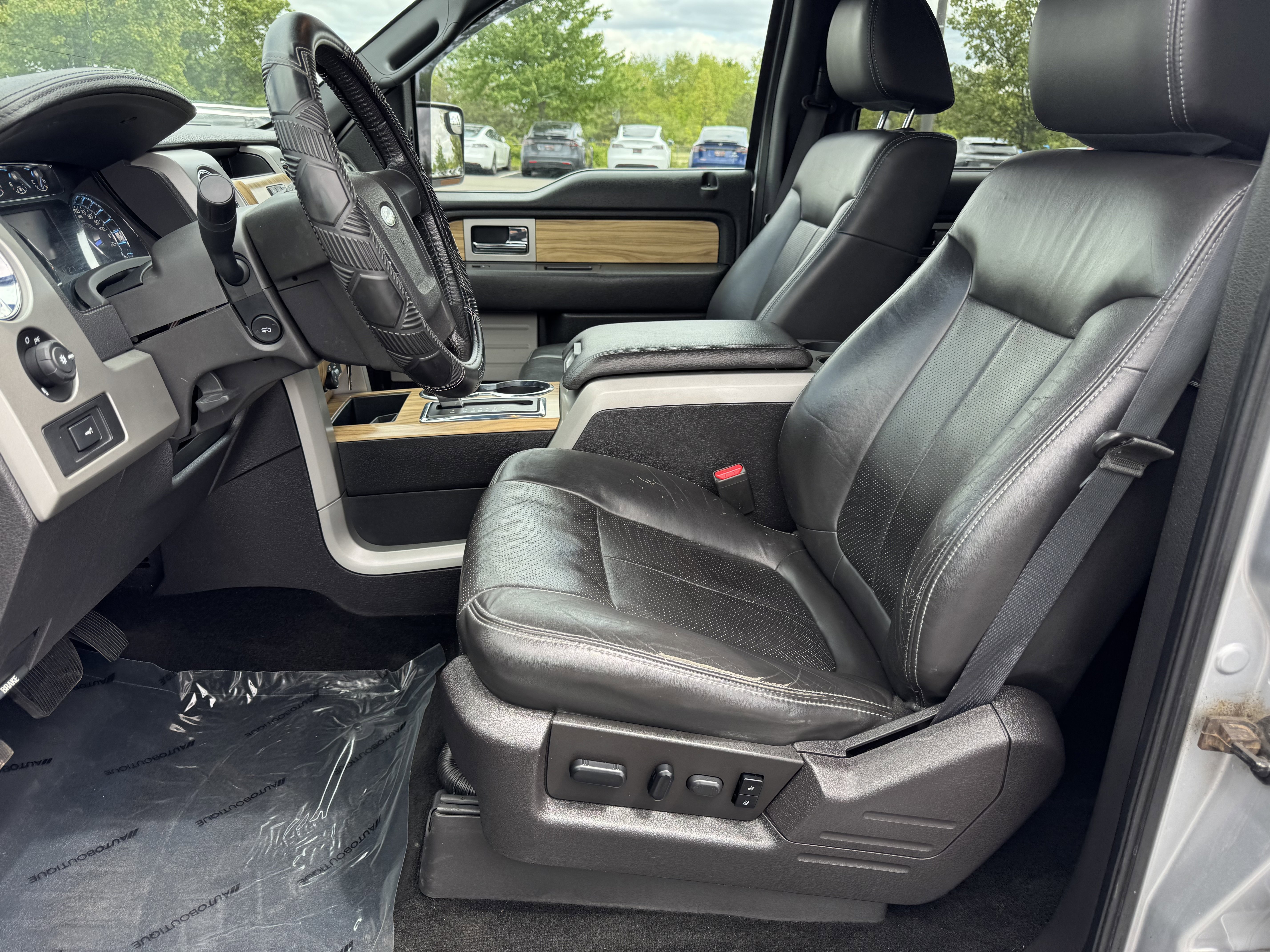 Used 2011 Ford F150 Lariat w/ Lariat Chrome Pkg AWD/4WD image 8