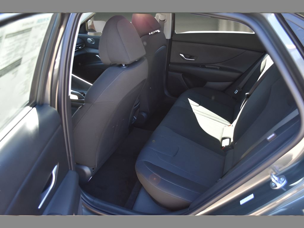 New 2026 Hyundai Elantra SE image 10