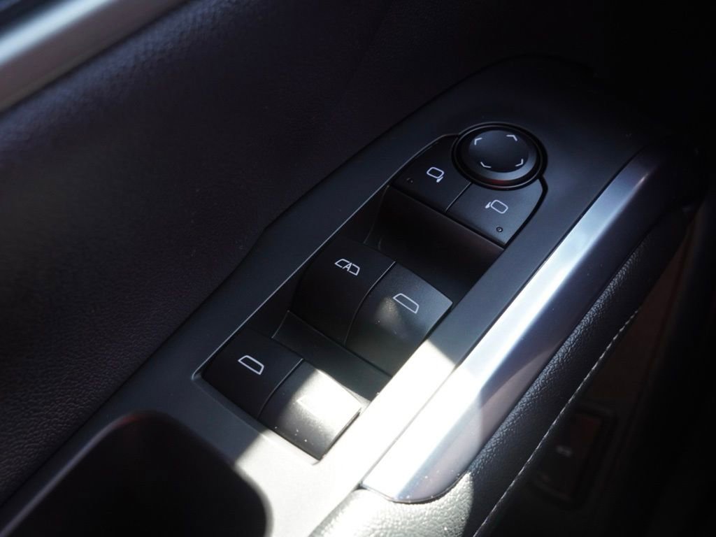 Used 2025 Chevrolet Traverse LT w/ Driver Confidence Package image 13