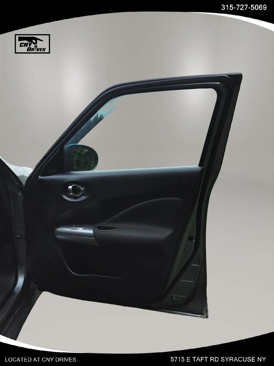 Used 2011 Nissan Juke SV FWD image 13