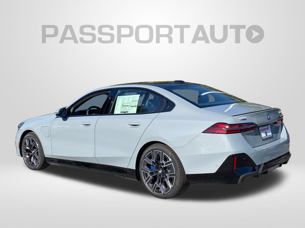 New 2027 BMW 550e xDrive w/ Executive Package AWD/4WD image 3