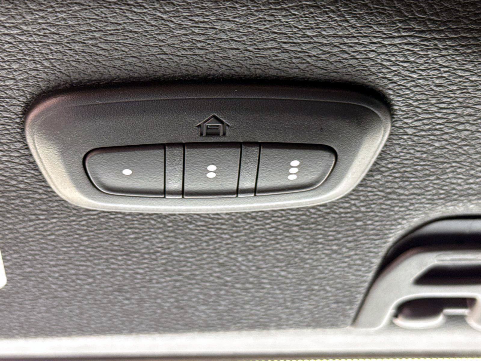 Used 2023 Jeep Wrangler Unlimited Rubicon 4xe AWD/4WD image 18