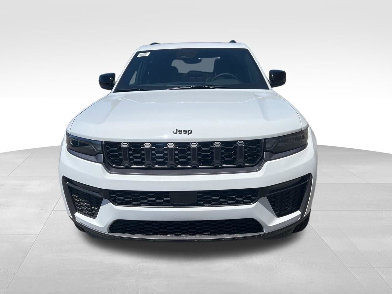 New 2026 Jeep Grand Cherokee Limited w/ Limited Altitude Package AWD/4WD image 8