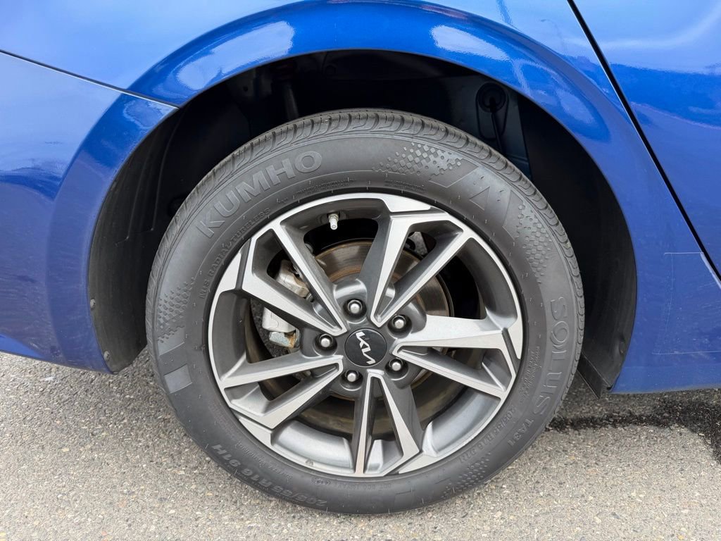 Used 2024 Kia Forte LXS image 9