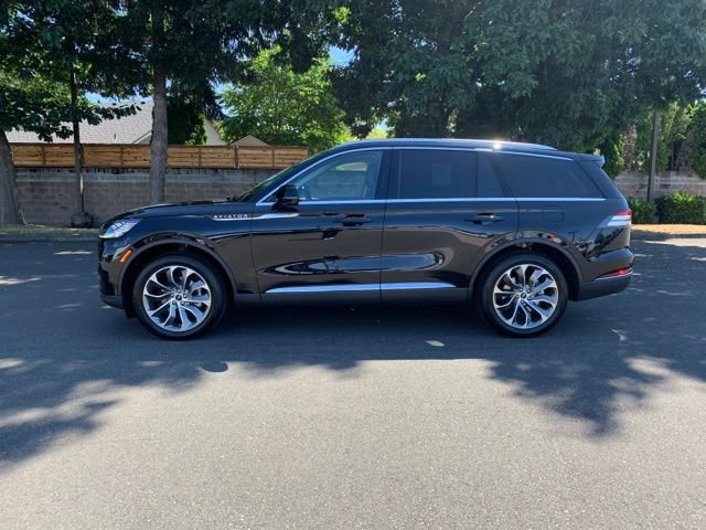 New 2026 Lincoln Aviator AWD image 2
