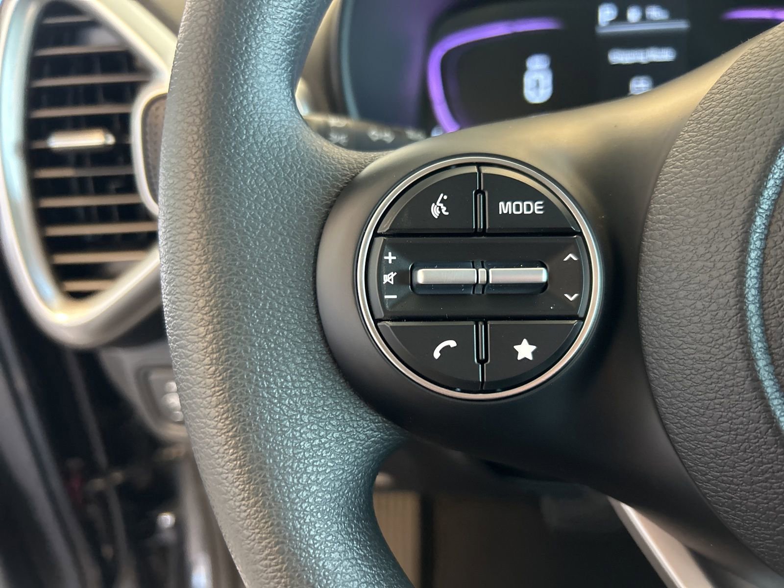 New 2025 Kia Soul LX image 18