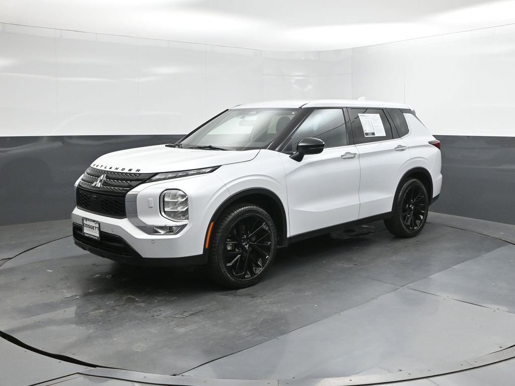 Used 2023 Mitsubishi Outlander SE Black Edition