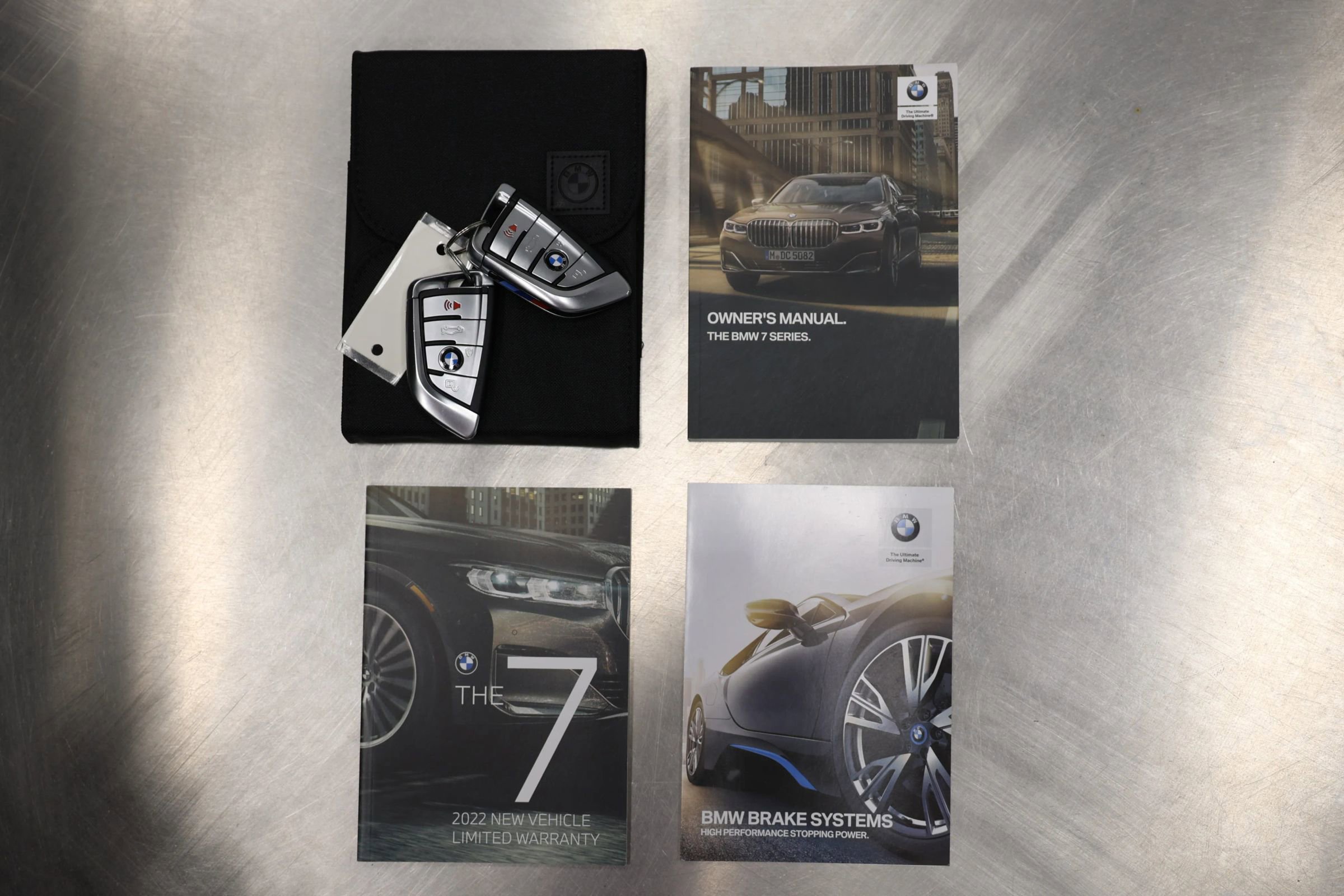 Used 2022 BMW M760i xDrive w/ Luxury Rear Seating Package image 5