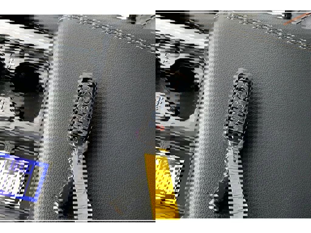 Used 2025 Ford F350 Lariat image 14