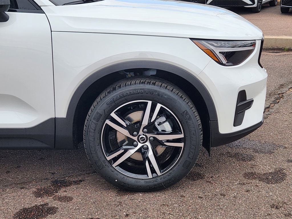 New 2026 Volvo XC40 B5 Core w/ Climate Package image 28