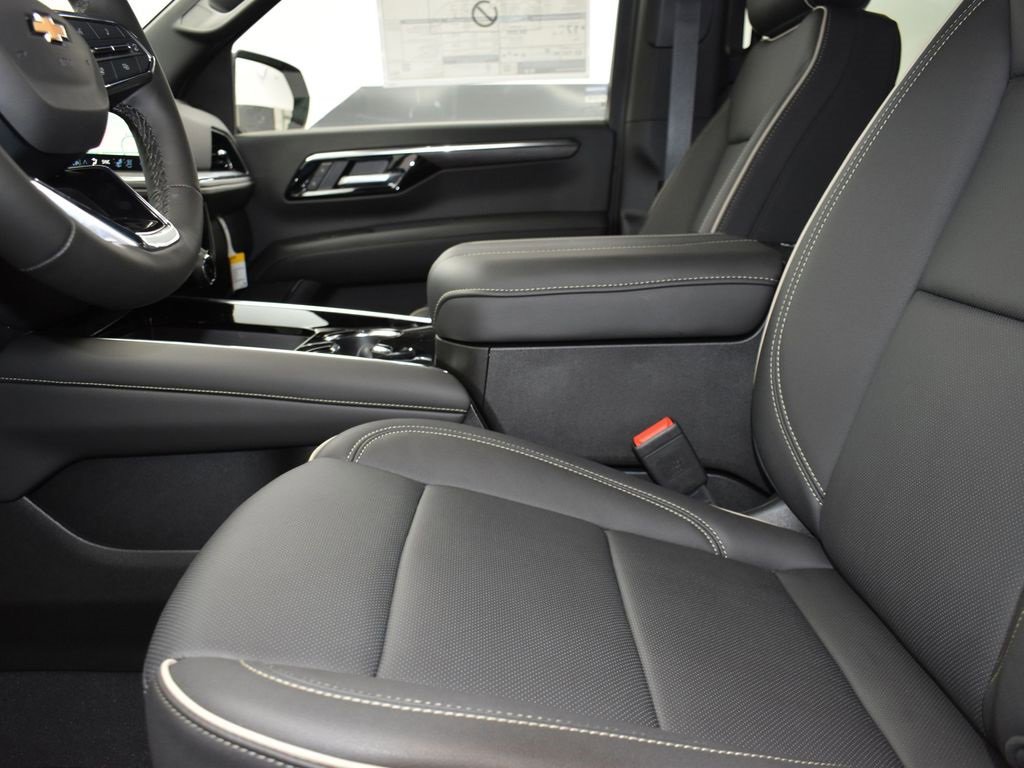 New 2025 Chevrolet Suburban Premier image 13