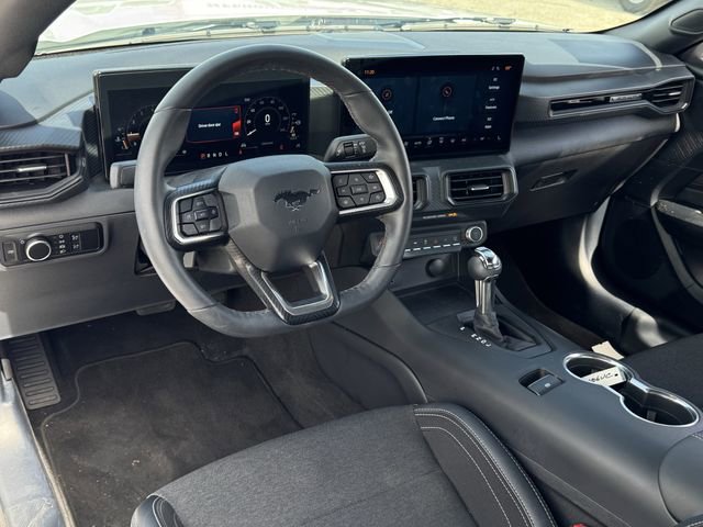 Used 2024 Ford Mustang Coupe image 10