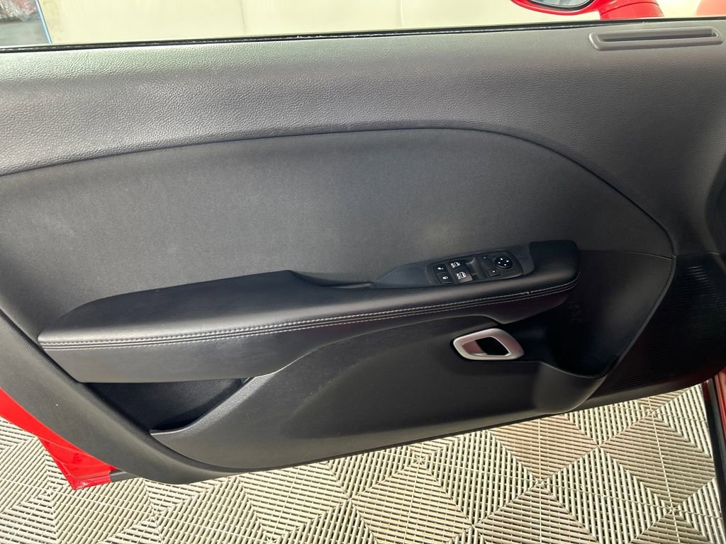 Used 2019 Dodge Challenger SXT w/ Blacktop Package image 11