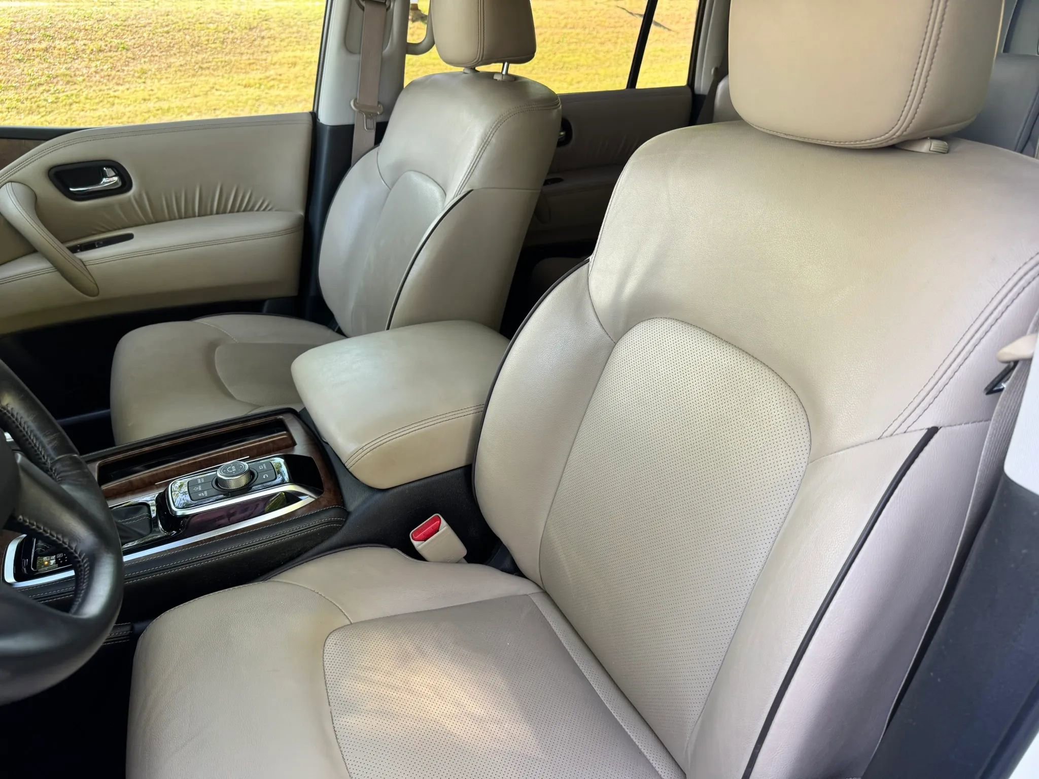 Used 2023 Nissan Armada SL w/ Captain's Chairs Package RWD image 17
