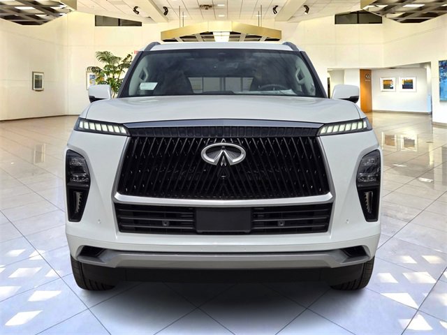New 2025 INFINITI QX80 Luxe image 2