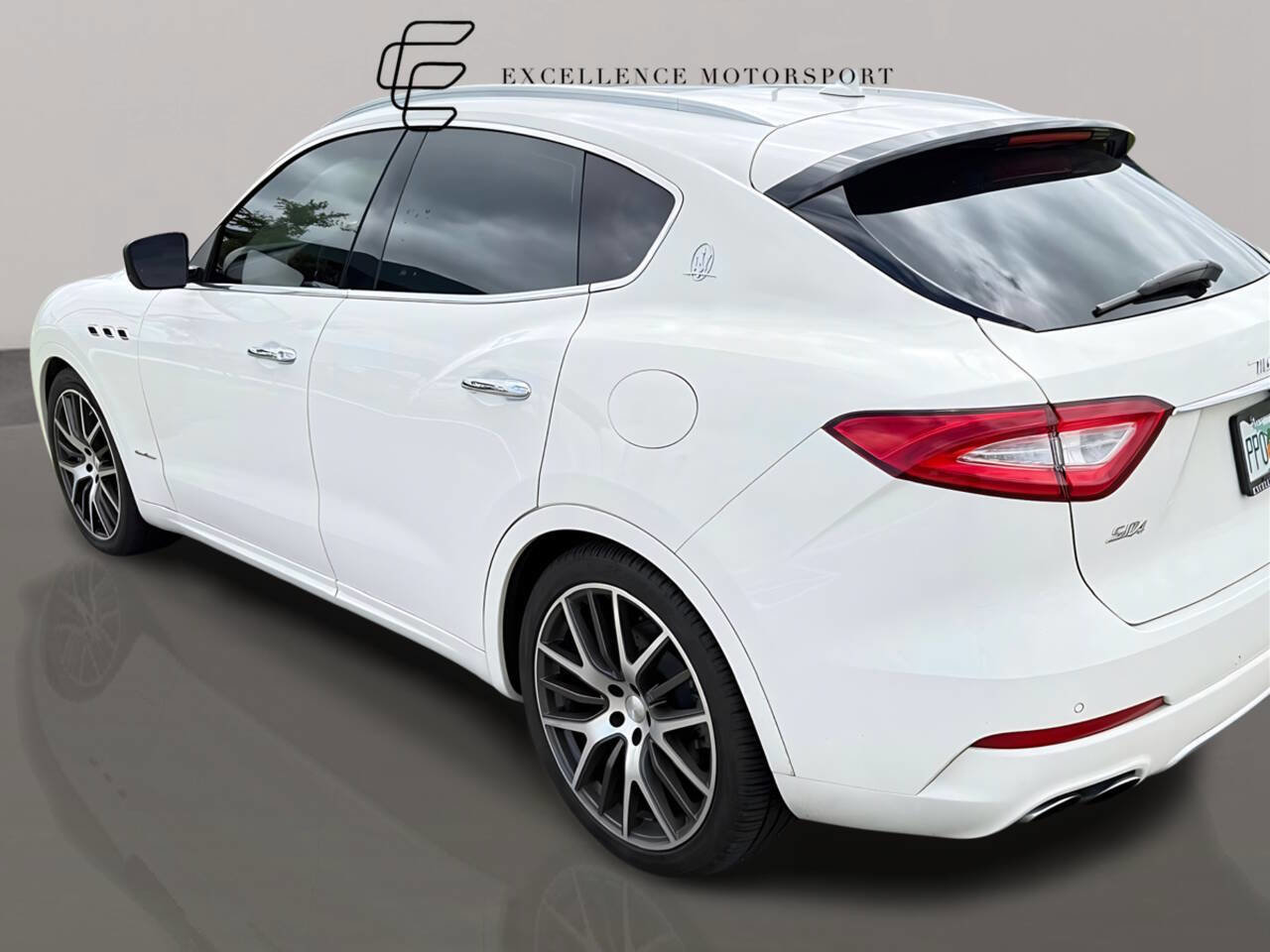 Used 2018 Maserati Levante S GranLusso image 2