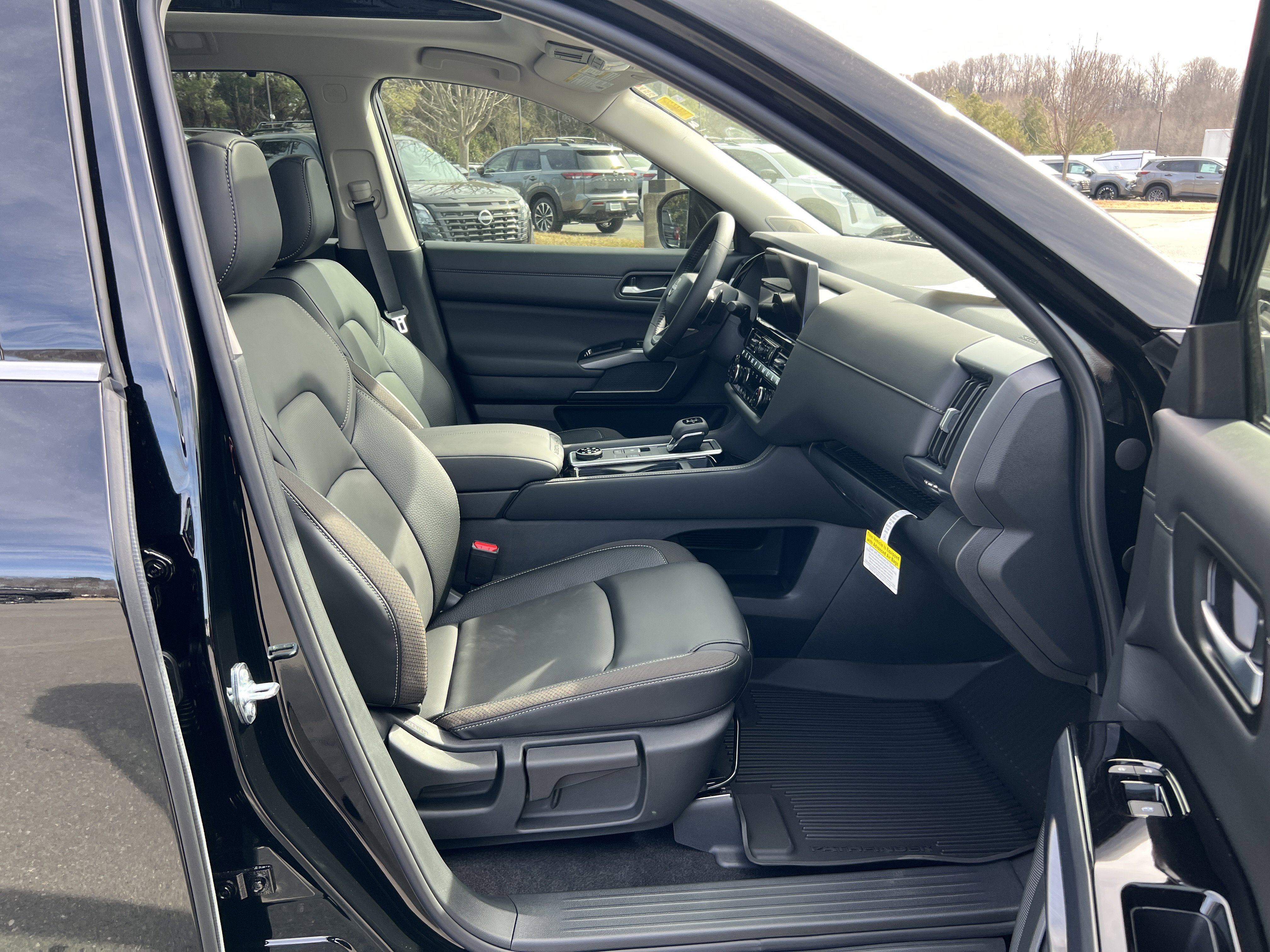 New 2026 Nissan Pathfinder SL image 27