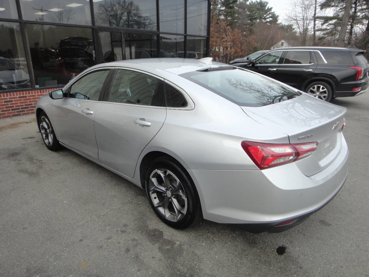 Used 2020 Chevrolet Malibu LT FWD image 4