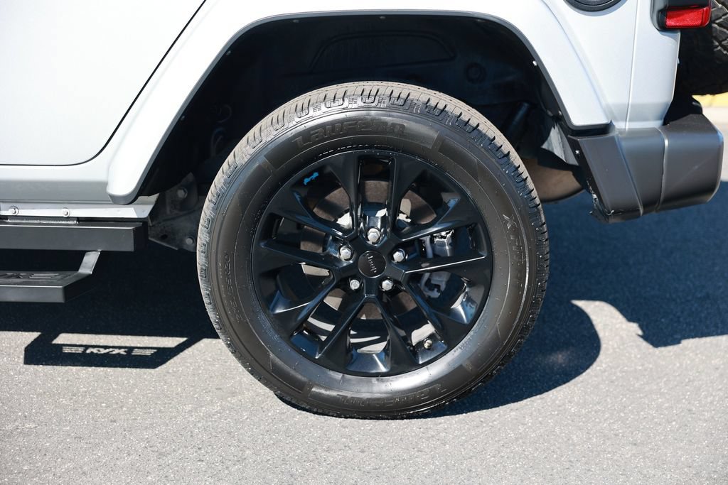 Used 2022 Jeep Wrangler Unlimited Sahara AWD/4WD image 10