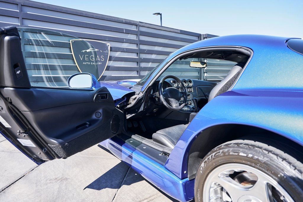 Used 1996 Dodge Viper GTS image 40