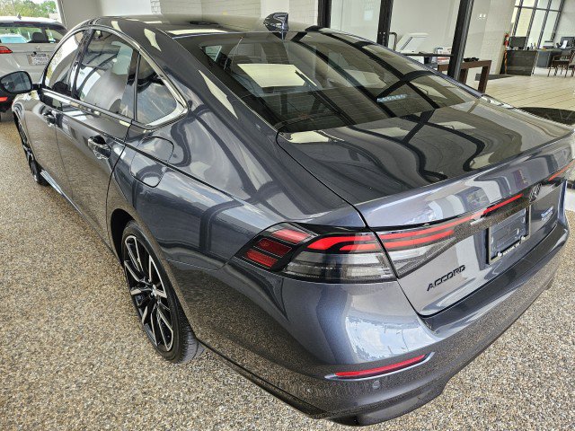 Used 2023 Honda Accord Touring image 4