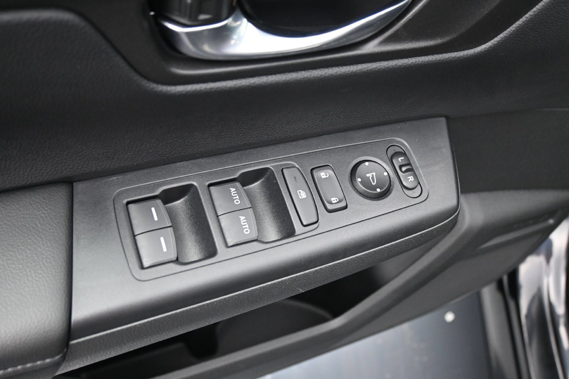 Used 2026 Honda CR-V EX image 18