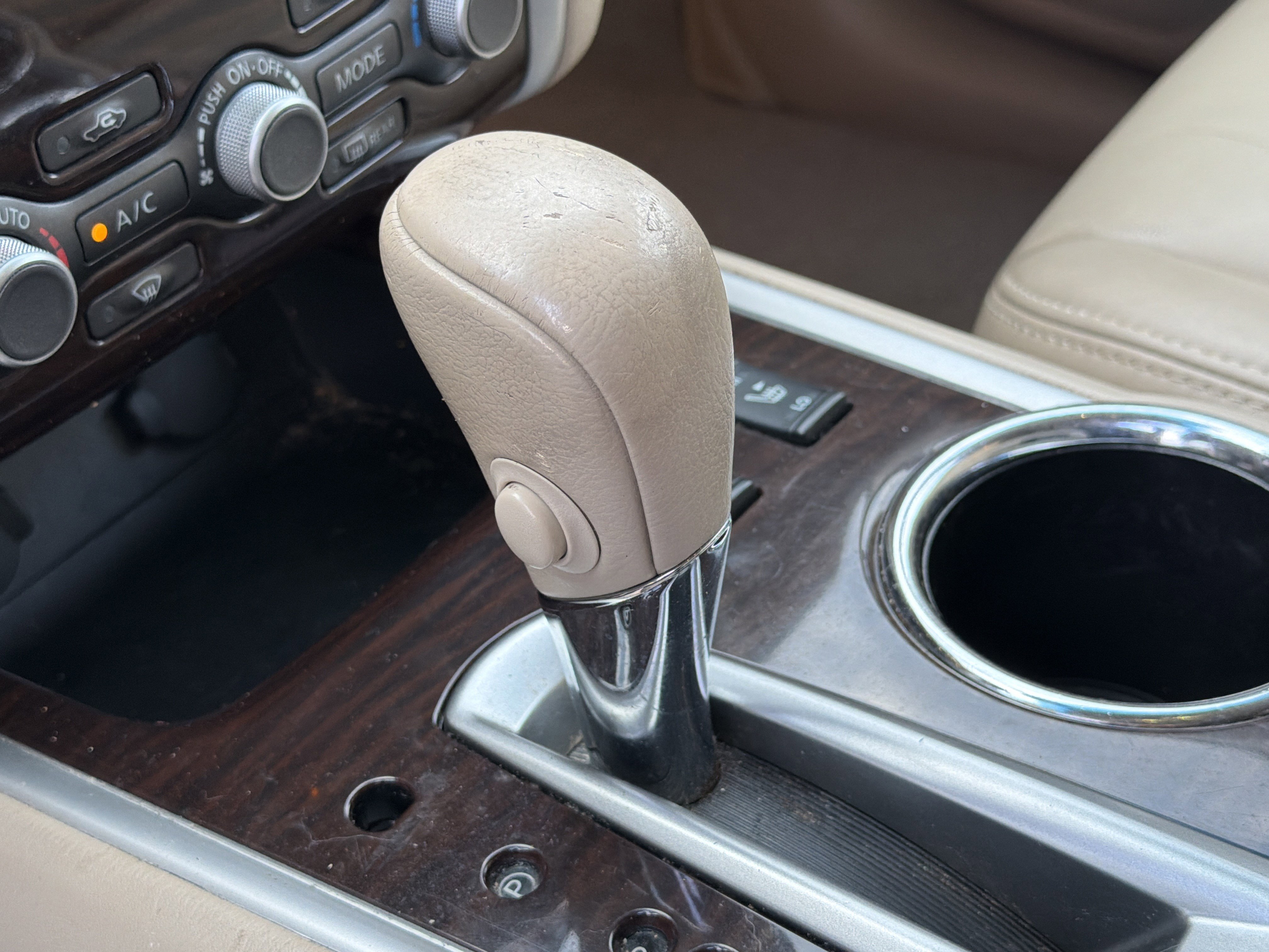 Used 2014 Nissan Pathfinder SL w/ SL Premium Package image 31