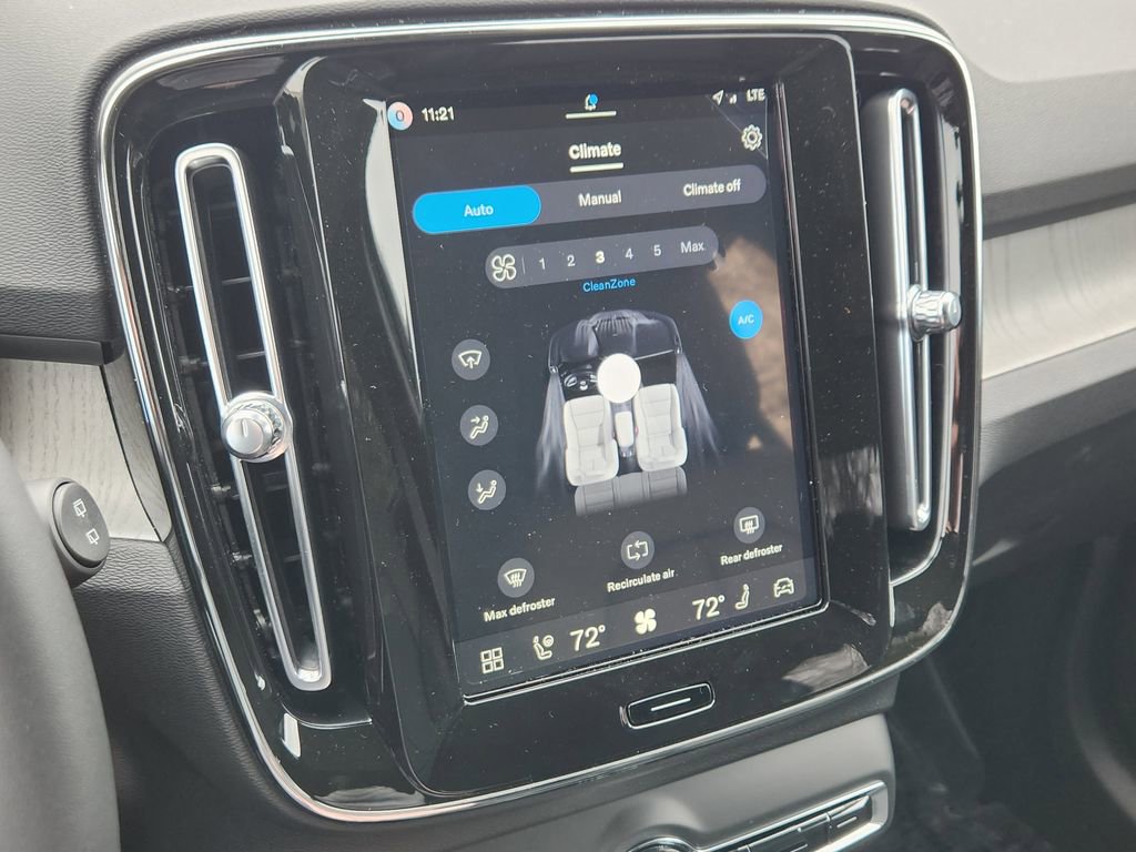 New 2026 Volvo XC40 B5 Core w/ Climate Package AWD/4WD image 10