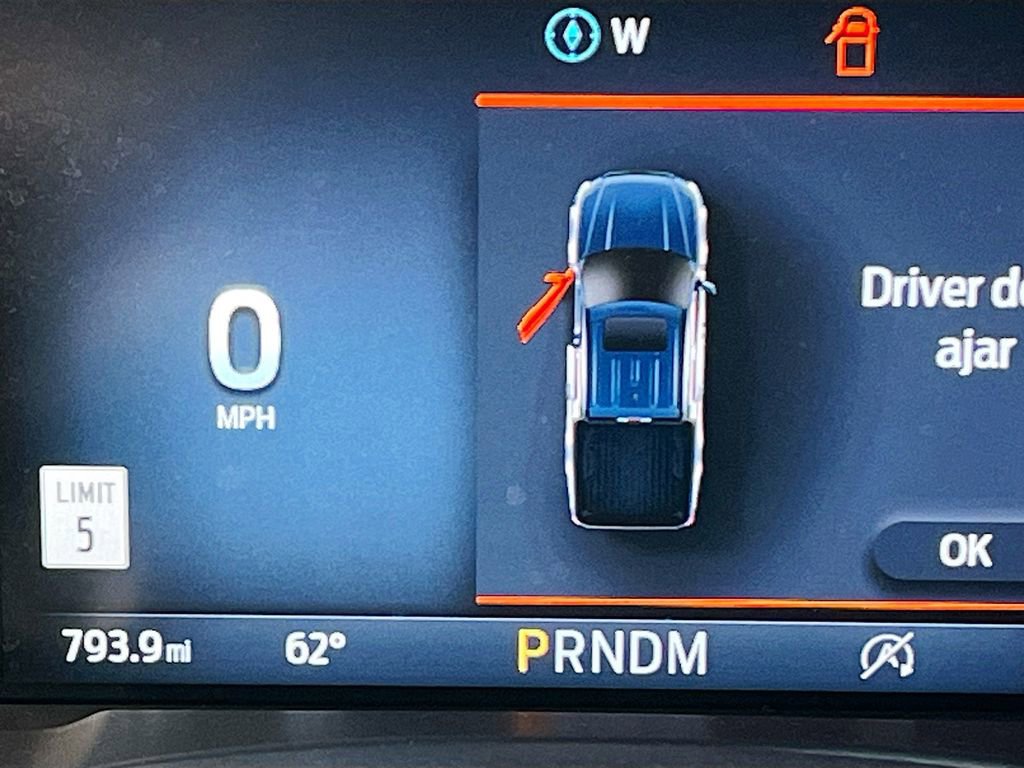 Used 2025 Ford Maverick Lobo image 12