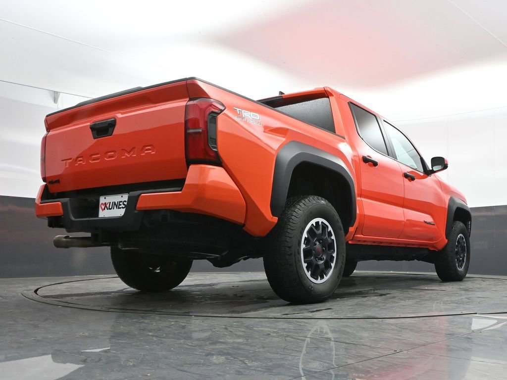 Used 2024 Toyota Tacoma TRD Off-Road AWD/4WD image 40
