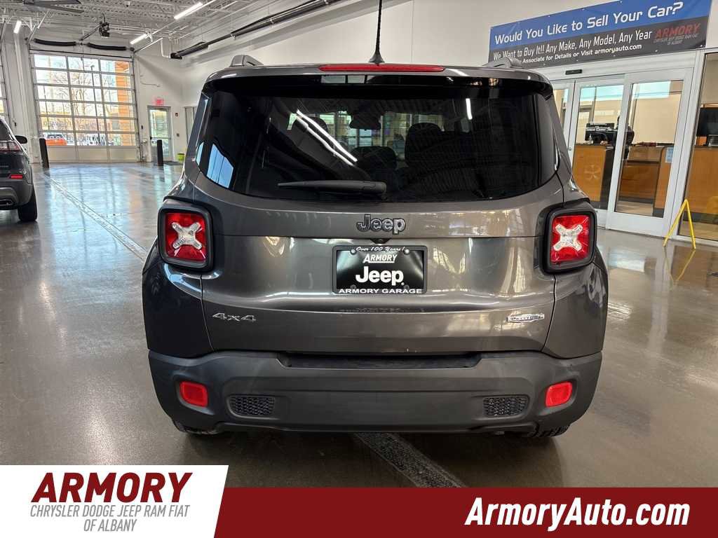 Used 2016 Jeep Renegade Latitude image 5