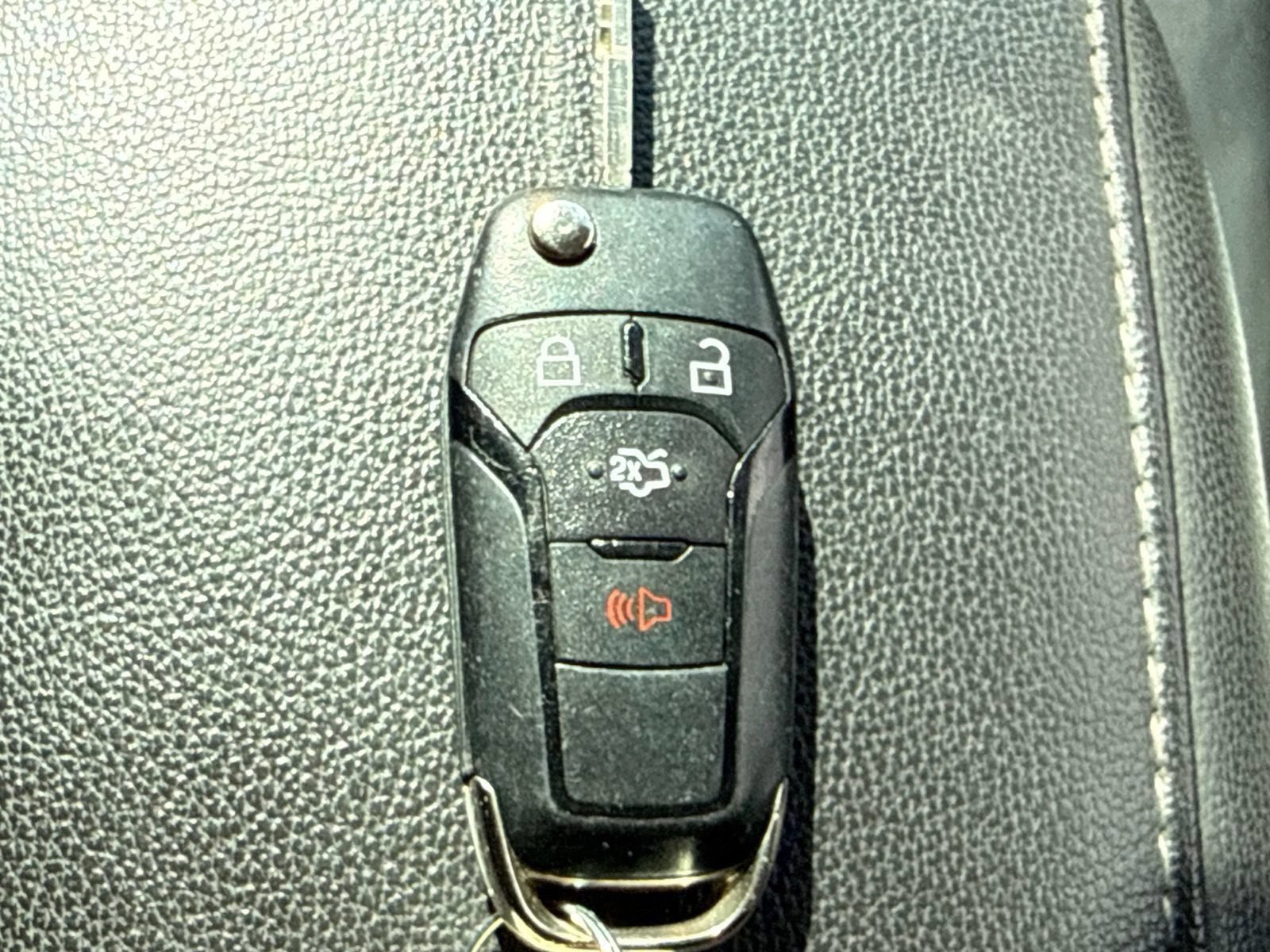 Used 2015 Ford Fusion SE w/ Equipment Group 202A FWD image 32