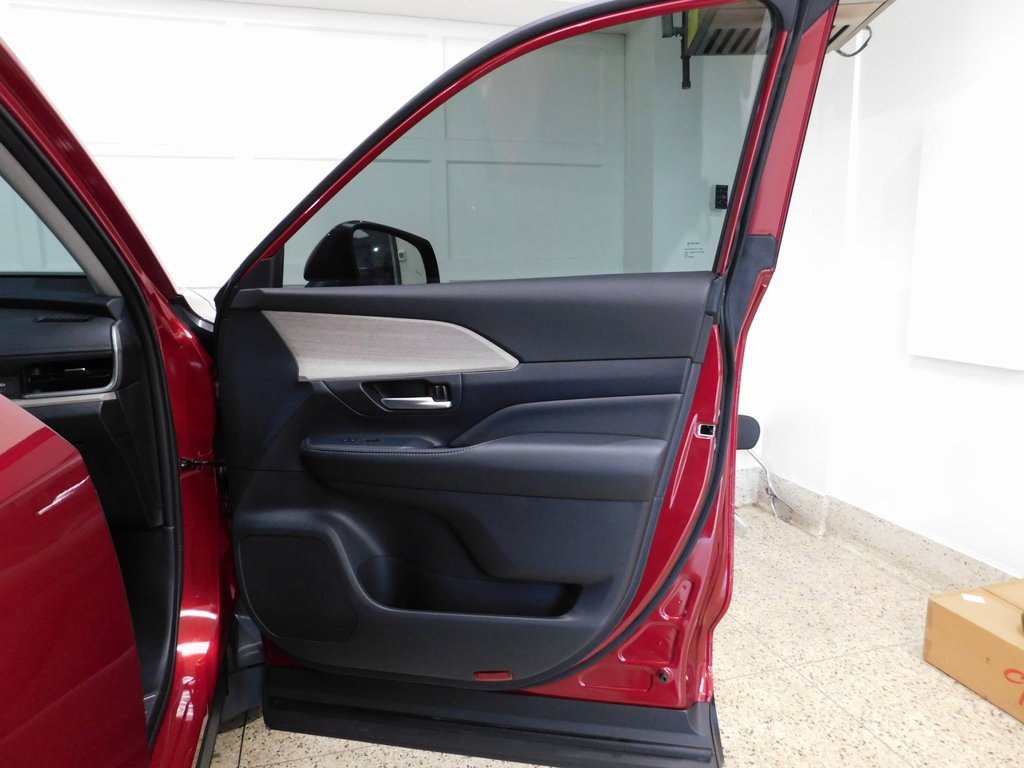 Used 2024 Toyota Grand Highlander Limited image 93