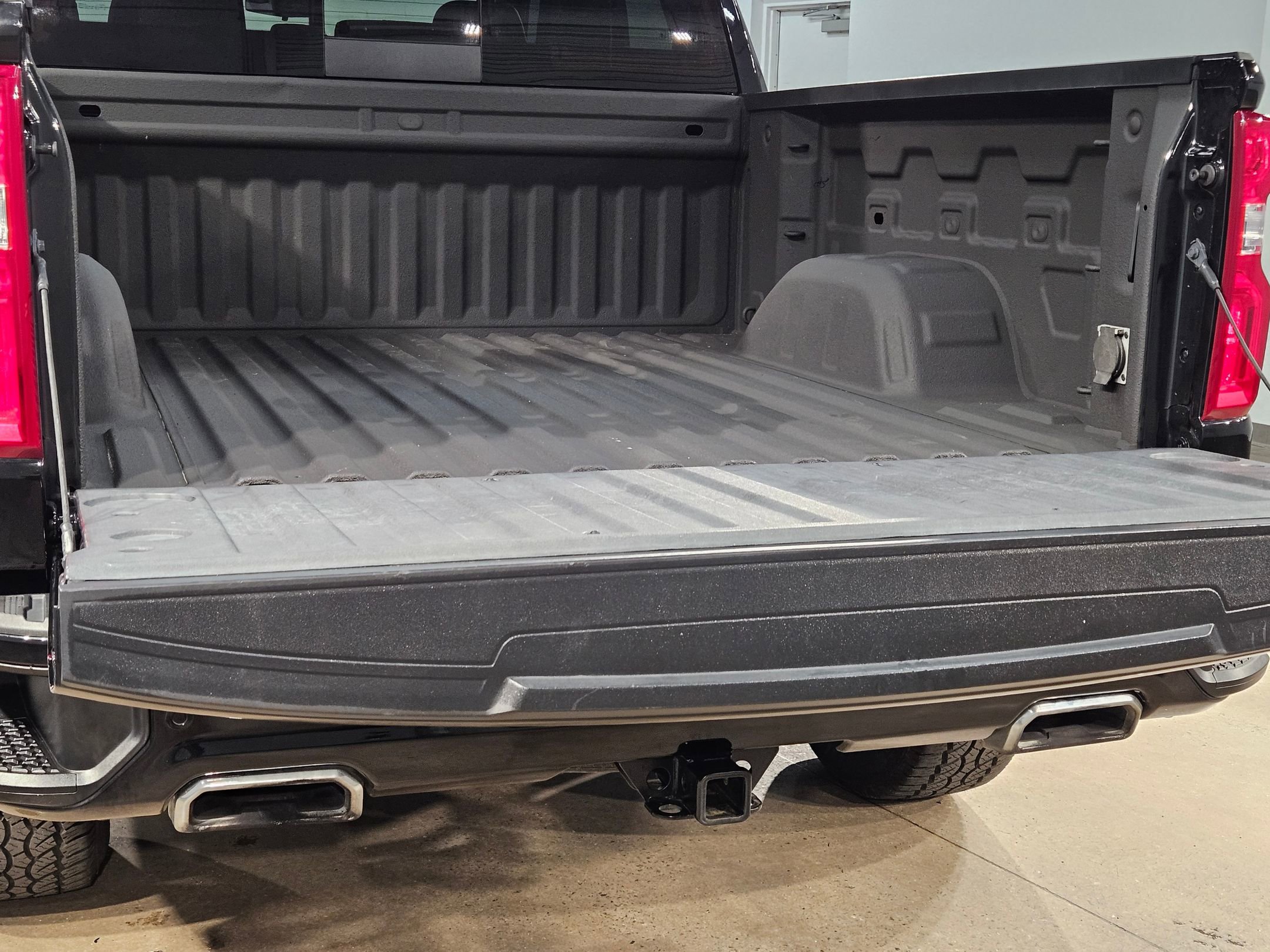 Used 2021 Chevrolet Silverado 1500 LT Trail Boss w/ Convenience Package II image 18